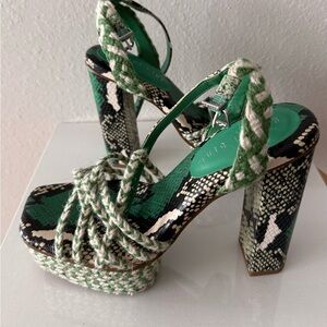 Gianni Bini Green and Black Snakeskin Platform Heels